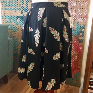 NWT Vector Feather Print Madison